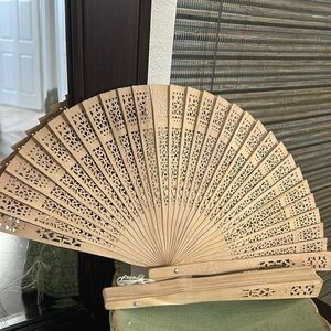 fans (2)